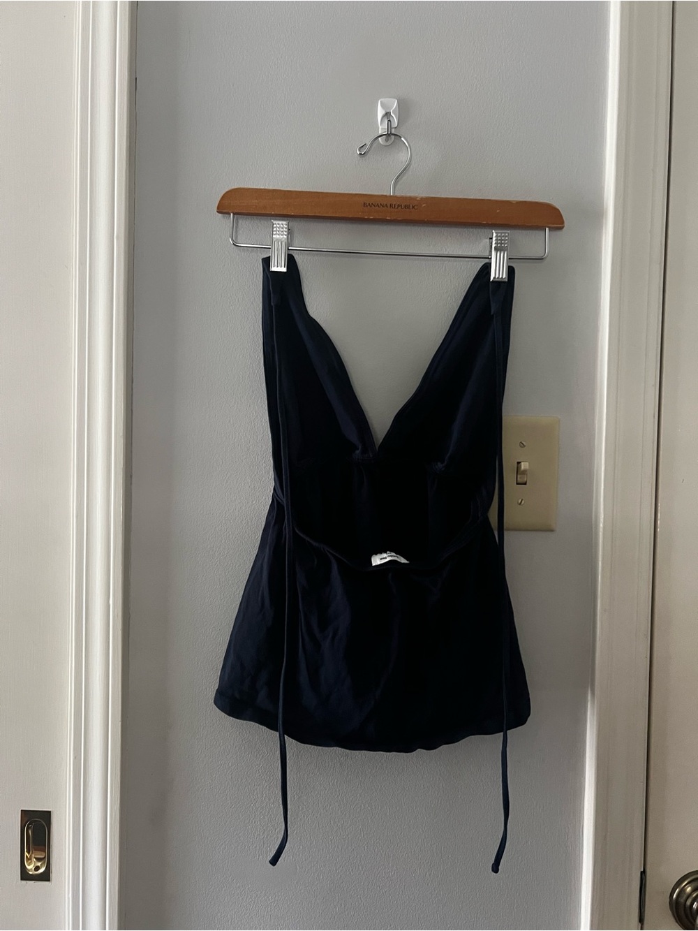 Aritzia Navy halter top - Picture 3 of 6